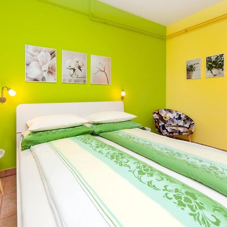 Apartments Erik B&B Adults Only Ровінь Екстер'єр фото
