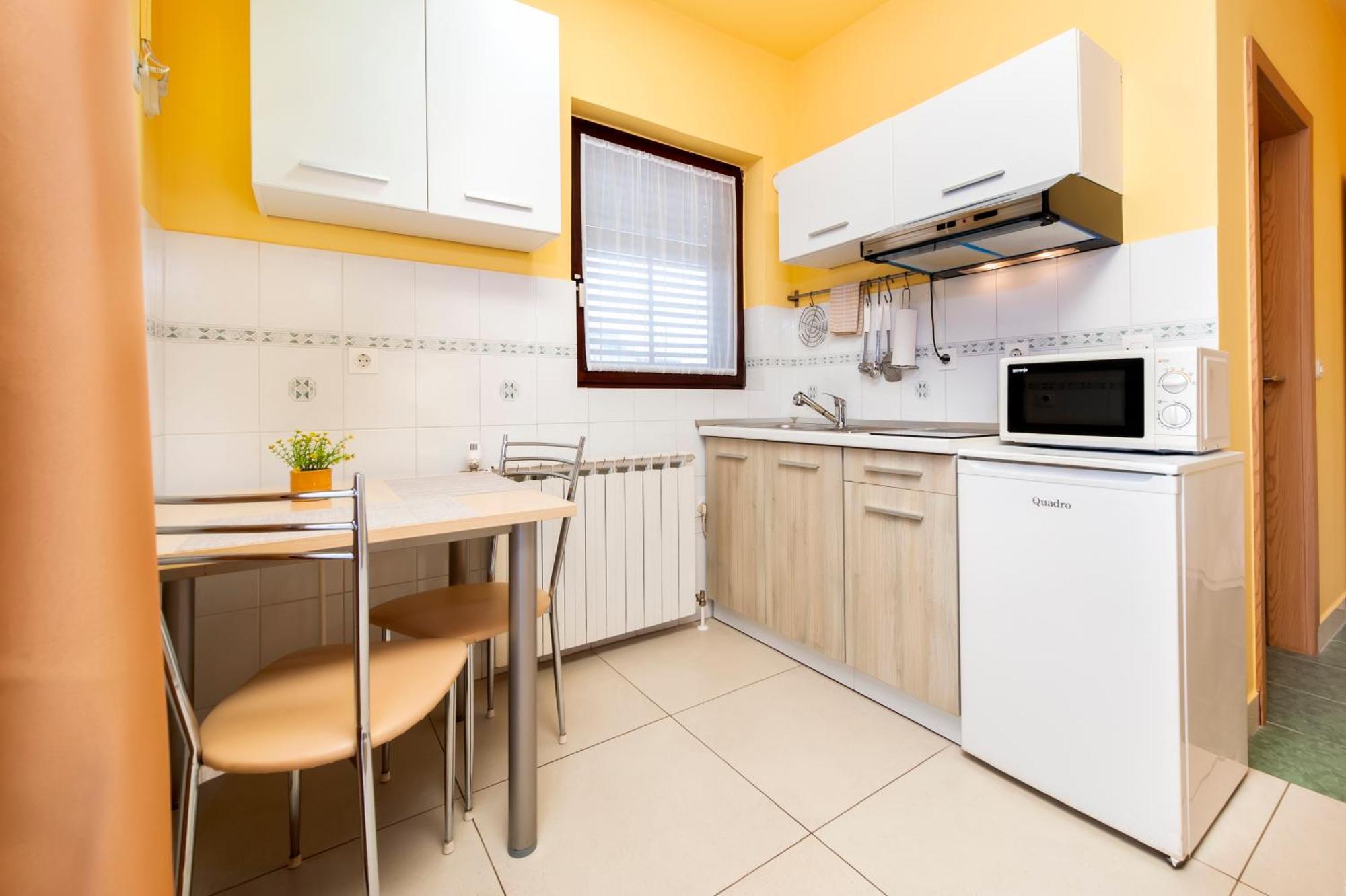 Apartments Erik B&B Adults Only Ровінь Номер фото